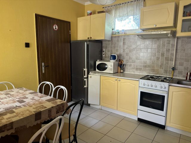Eladó családi ház, Jászapátiban 32 M Ft, 7 szobás