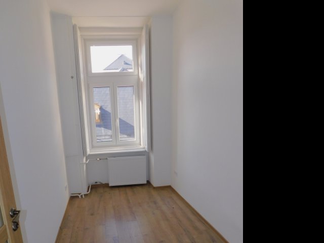 Kiadó iroda, Egerben 270 E Ft / hó, 2+1 szobás