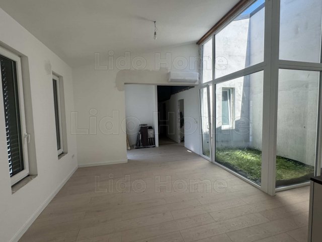Eladó családi ház, Siófokon 238 M Ft, 7 szobás