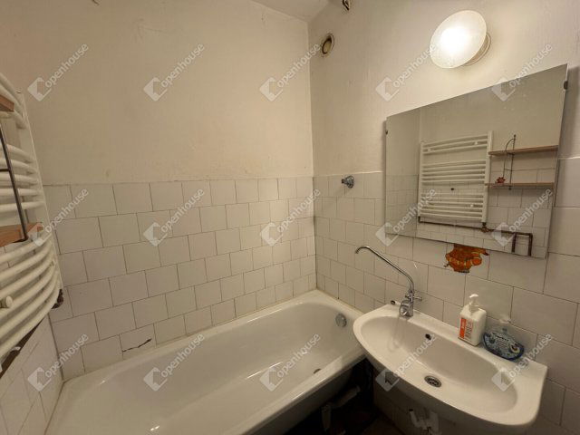 Eladó panellakás, Szombathelyen 35.5 M Ft, 2 szobás