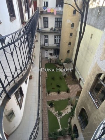 Eladó téglalakás, Budapesten, XII. kerületben 154 M Ft, 5 szobás