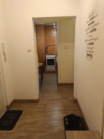 Eladó panellakás, Dunaújvárosban 31 M Ft, 2 szobás