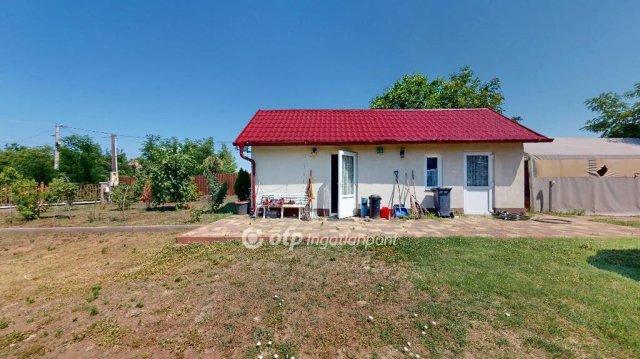 Eladó iroda, Balkányban 21.5 M Ft, 2 szobás