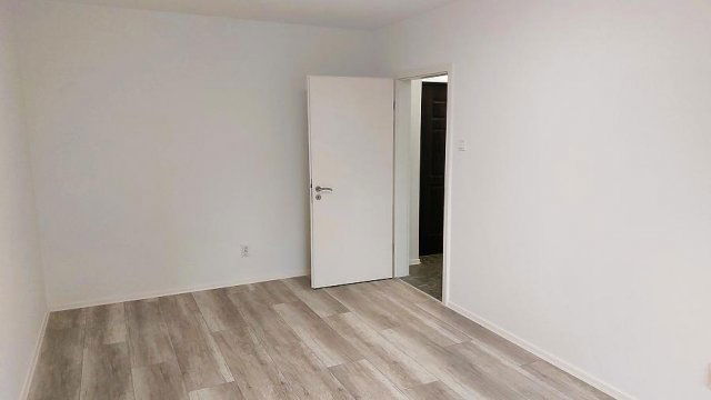 Eladó panellakás, Budapesten, III. kerületben 73.5 M Ft, 2 szobás