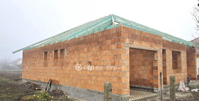 Eladó családi ház, Pusztaszabolcson 87.9 M Ft, 3 szobás