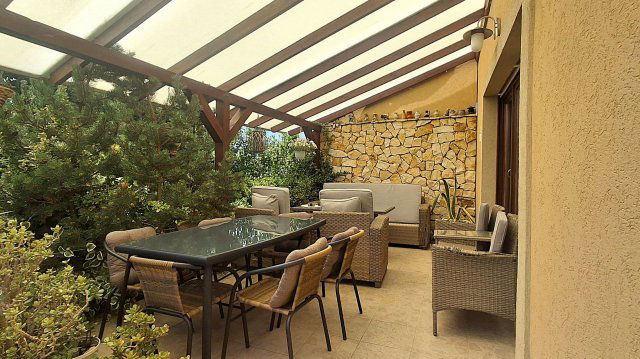 Eladó családi ház, Gyöngyösön 79.9 M Ft, 4 szobás