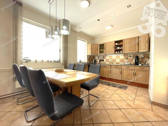 Eladó családi ház, Kerekegyházán 82 M Ft, 6 szobás