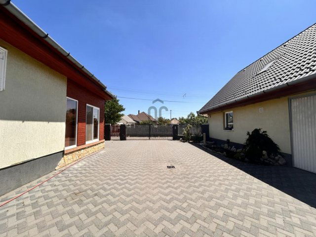 Eladó családi ház, Abonyban 78 M Ft, 3 szobás