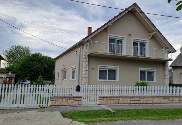 Eladó családi ház, Harkányban 125 M Ft, 6 szobás