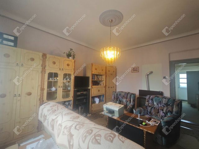 Eladó téglalakás, Győrött 39 M Ft, 2 szobás