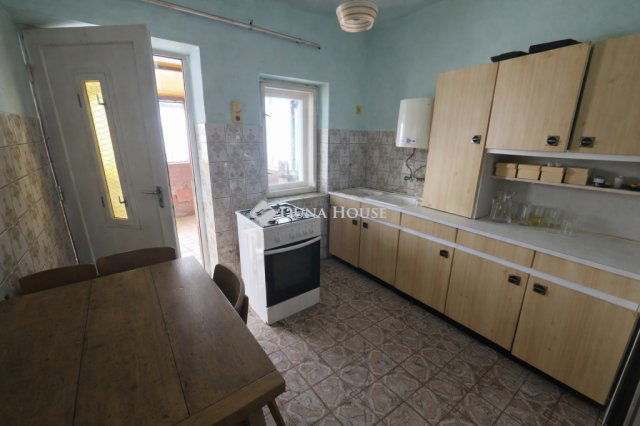 Eladó családi ház, Poroszlón 26 M Ft, 3 szobás