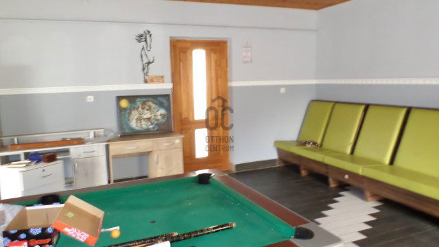 Eladó üzlethelyiség, Kunmadarason 26.2 M Ft