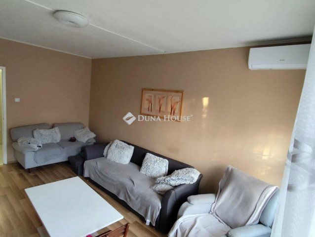 Eladó panellakás, Sopronban 55.9 M Ft, 3 szobás