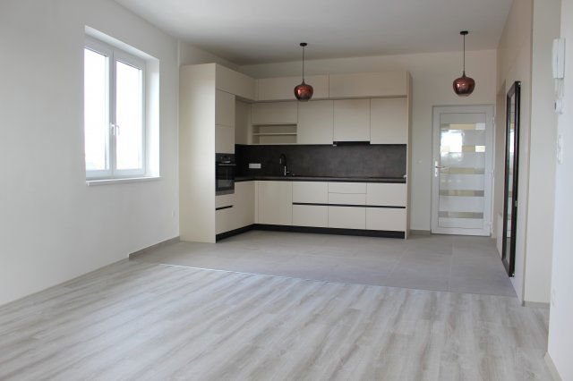 Kiadó téglalakás, albérlet, Szombathelyen 240 E Ft / hó