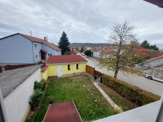 Eladó családi ház, Esztergomban 136 M Ft, 6 szobás