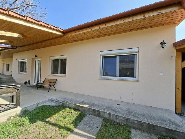 Eladó családi ház, Budapesten, XV. kerületben 64.9 M Ft