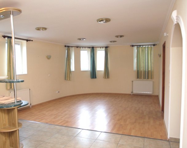 Kiadó téglalakás, albérlet, Kecskeméten 180 E Ft / hó