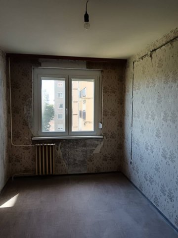 Eladó panellakás, Győrött 47 M Ft, 2+1 szobás