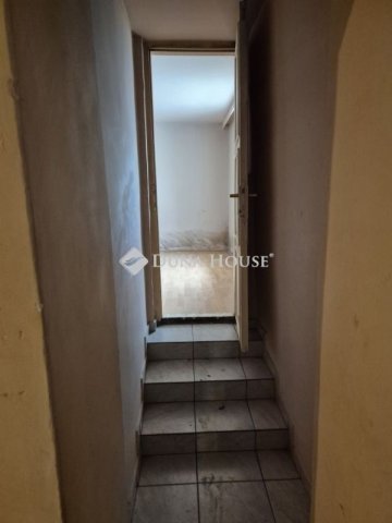 Eladó családi ház, Csömörön 58.9 M Ft, 2 szobás