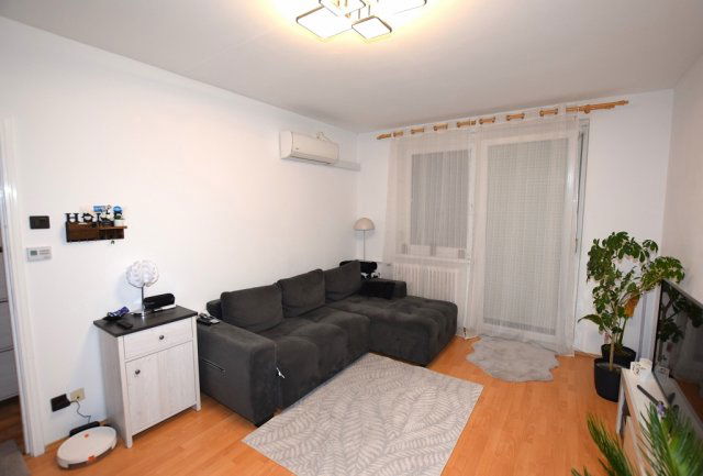 Kiadó panellakás, albérlet, Debrecenben 170 E Ft / hó, 1 szobás