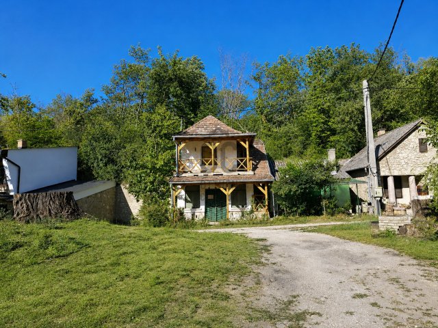 Eladó nyaraló, Süttőn 11.5 M Ft, 1 szobás