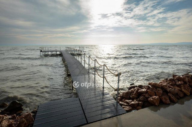 Eladó téglalakás, Balatonakarattyán 199 M Ft, 3 szobás
