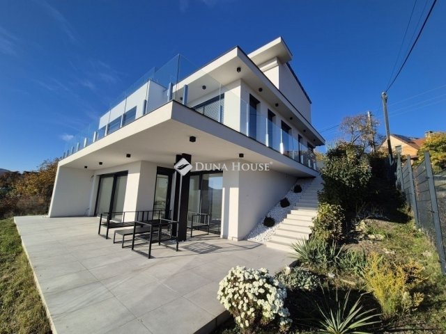 Eladó nyaraló, Szentendrén 370 M Ft, 5 szobás