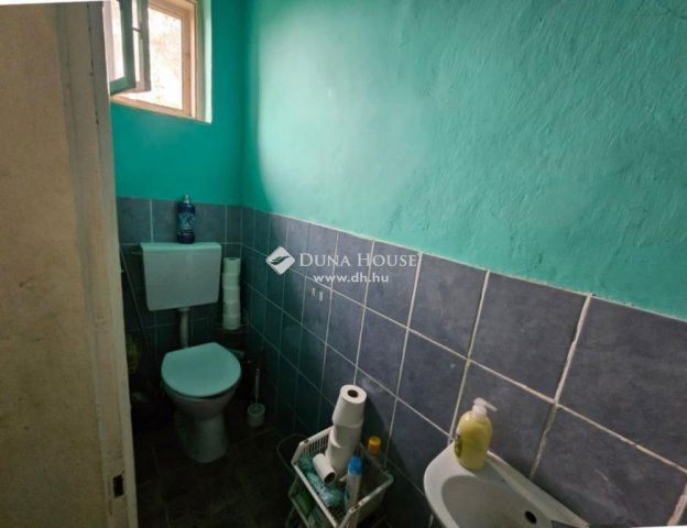 Eladó családi ház, Kunszentmiklóson 26.2 M Ft, 4 szobás