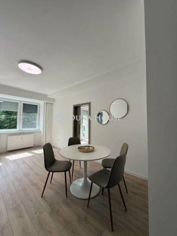 Eladó téglalakás, Pécsett 67.9 M Ft, 3 szobás