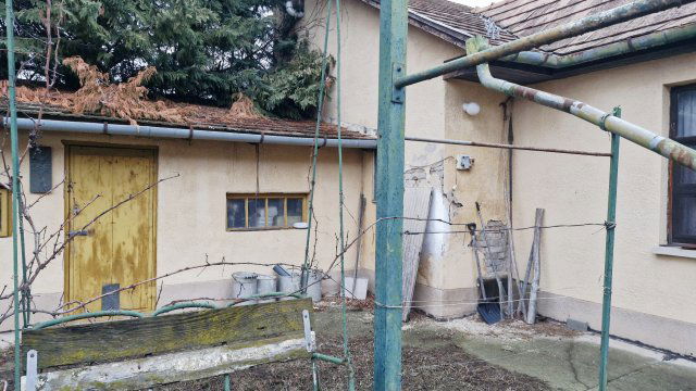 Eladó családi ház, Vecsésen 45.9 M Ft, 2 szobás
