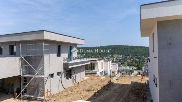 Eladó családi ház, Budapesten, III. kerületben 349.9 M Ft