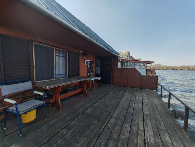 Eladó nyaraló, Tatabányán 14 M Ft, 2 szobás