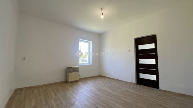 Eladó családi ház, Pándon 31.5 M Ft, 2 szobás