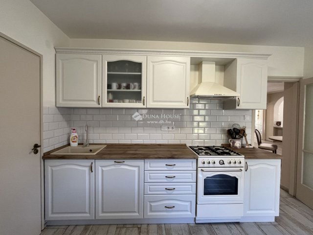 Eladó téglalakás, Zalaegerszegen 84.9 M Ft, 5 szobás