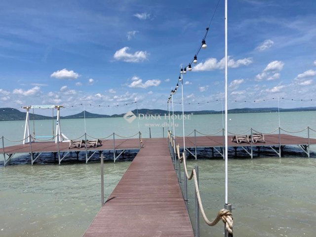 Eladó téglalakás, Fonyódon 102.5 M Ft, 2 szobás