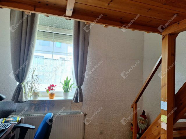 Eladó téglalakás, Fertődön 58 M Ft, 3+1 szobás