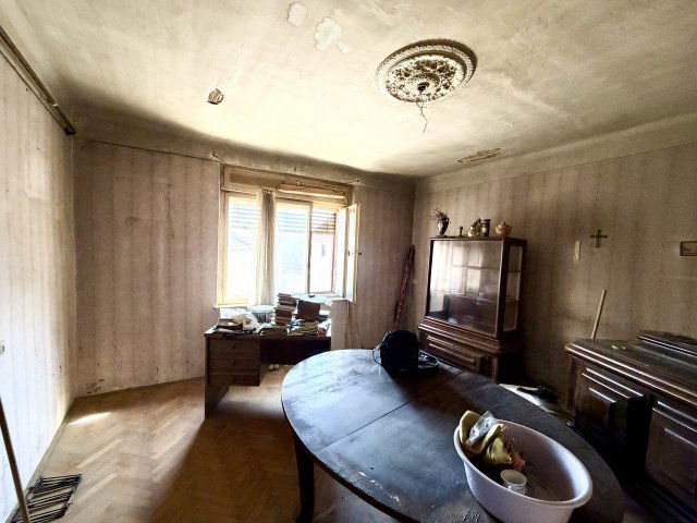 Eladó családi ház, Pécsett 47.9 M Ft, 3 szobás