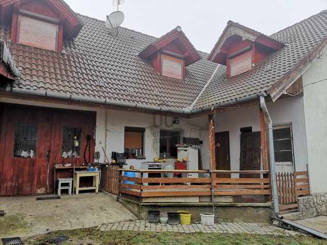 Eladó családi ház, Ráckevén 67 M Ft, 8 szobás