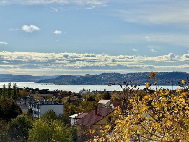 Eladó családi ház, Balatonfüreden 159 M Ft, 5 szobás