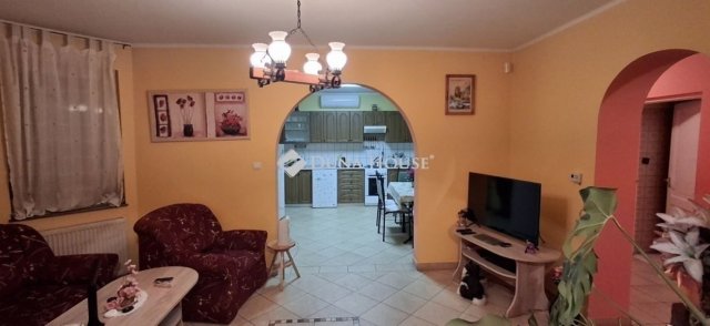 Eladó családi ház, Dunaharasztin 185 M Ft, 7 szobás