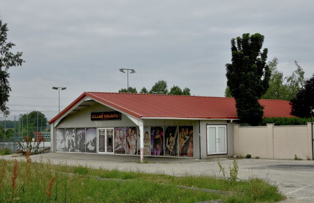 Eladó üzlethelyiség, Vértesszőlősön, Valusek Dezső utcában