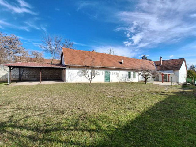 Eladó családi ház, Zsámbékon 88.8 M Ft, 4 szobás