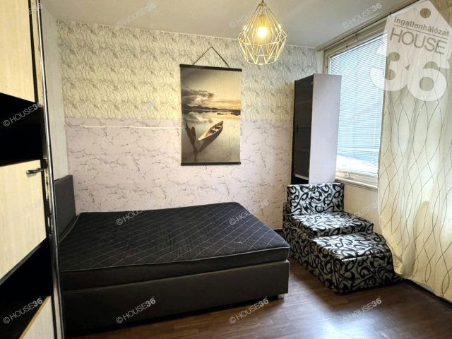 Eladó téglalakás, Kecskeméten 47.99 M Ft, 3 szobás