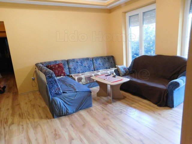 Eladó családi ház, Abában 109.999 M Ft, 8 szobás