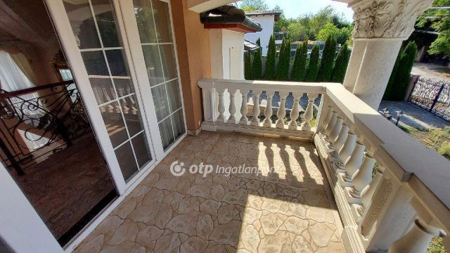 Eladó családi ház, Budapesten, III. kerületben 399 M Ft