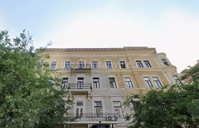 Eladó téglalakás, Budapesten, V. kerületben 117 M Ft, 2 szobás