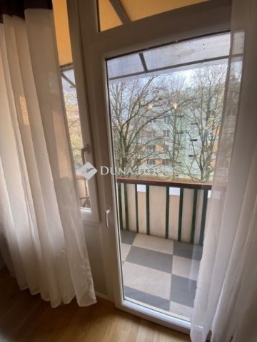 Eladó panellakás, Szegeden 72 M Ft, 3 szobás