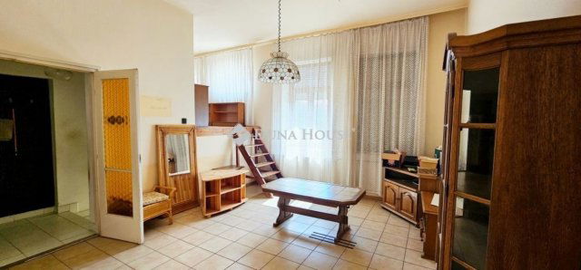 Eladó családi ház, Szombathelyen 69 M Ft, 7 szobás