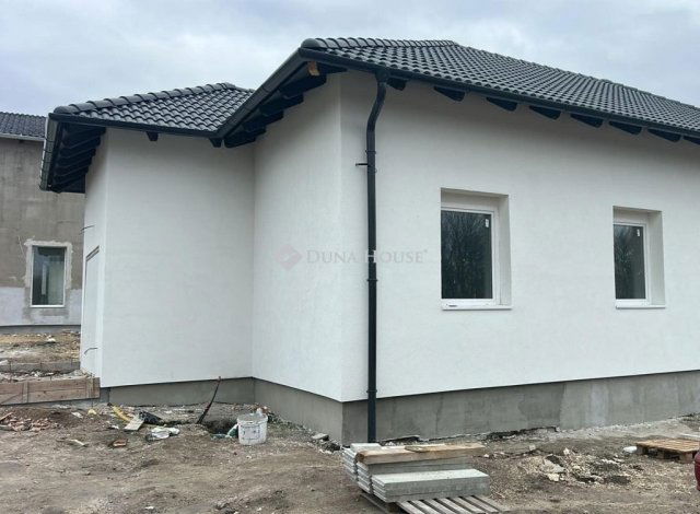 Eladó ikerház, Érden 78.9 M Ft, 4 szobás / költözzbe.hu