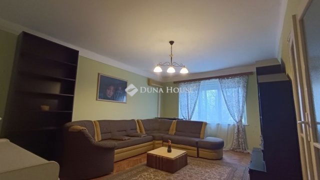 Eladó téglalakás, Kecskeméten 51.5 M Ft, 3 szobás